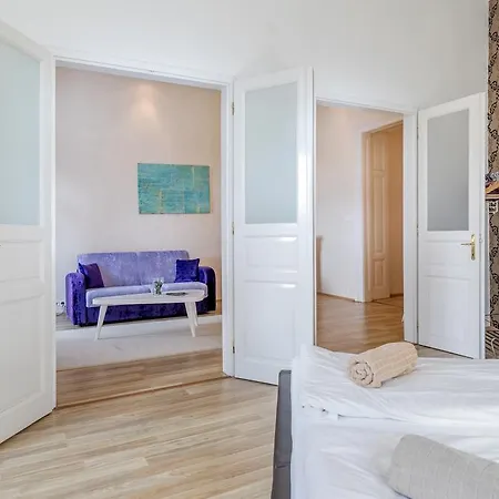 New Design - Egyetem Ter Apartment Budapest